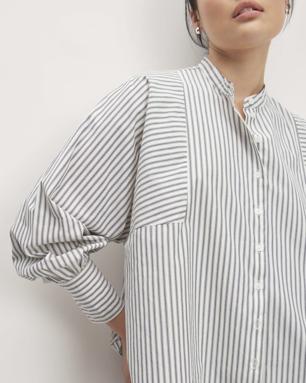 The Oversized Raglan Shirt | Bone/Navy - Image 4