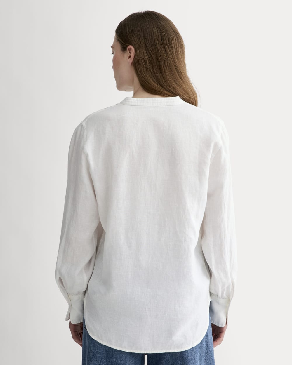The Henley Shirt in Linen | White - Image 5