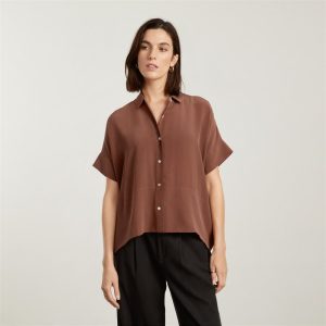 Alternative view of The Boxy Shirt in Washable Silk | Cinnamon
