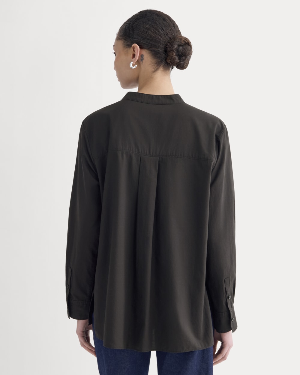 The Pleated Shirt in Silky Cotton | Black - Image 5