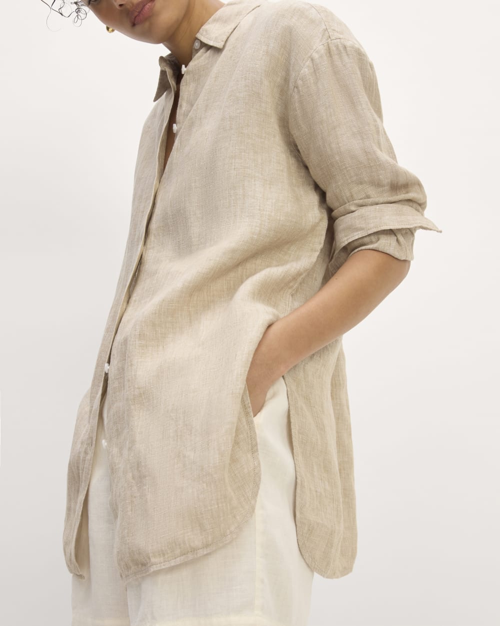 The Boyfriend Shirt in Linen | Cornstalk Chambray - Image 5