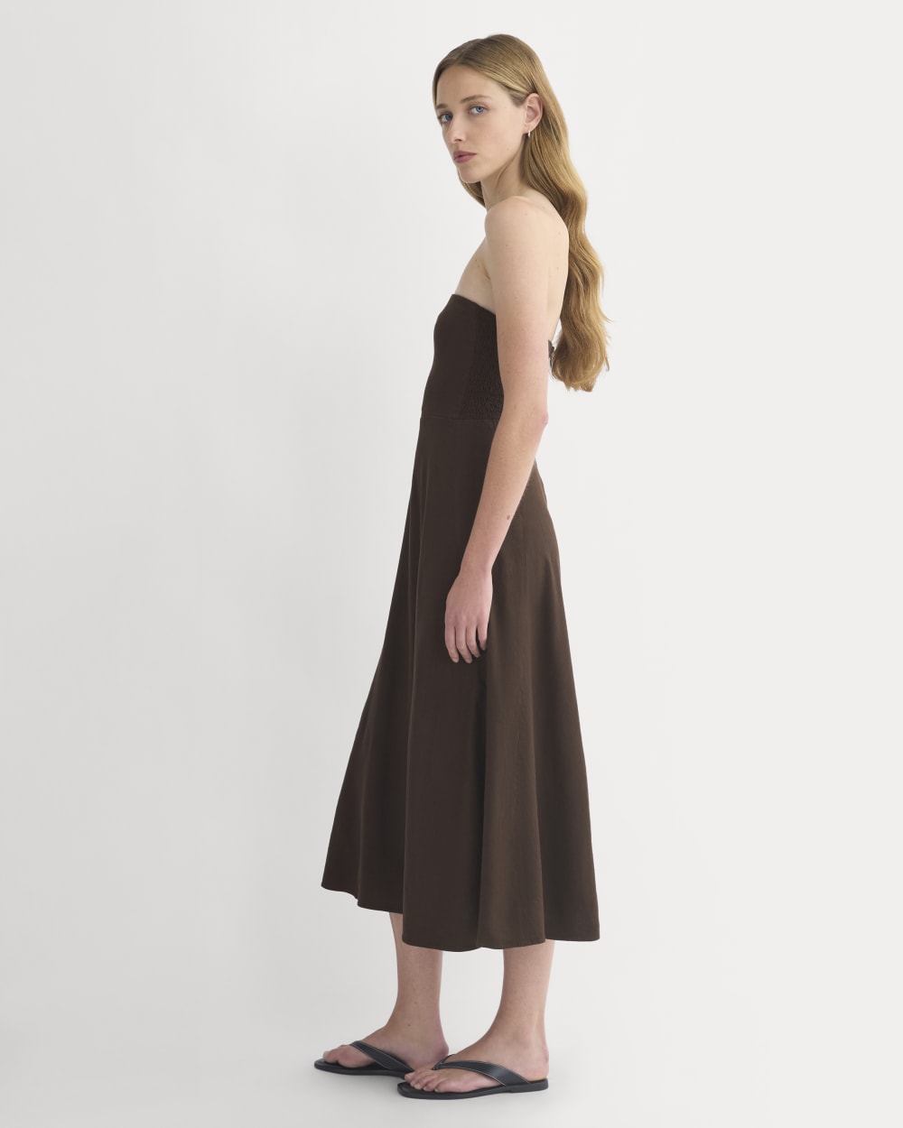Strapless Dress in Stretch Linen | Dark Brown - Image 3