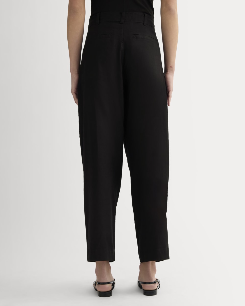 The Everywhere Pant in Stretch Linen | Black - Image 4