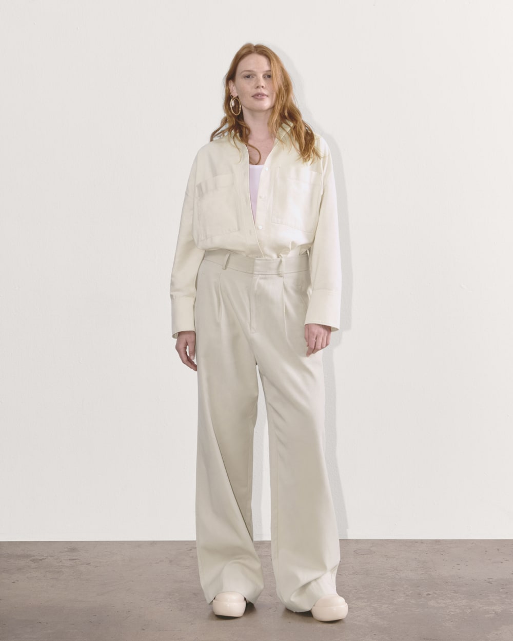 The Draper Pleated Pant in Buttersmooth | Sandstone | 32 Inseam - Image 6