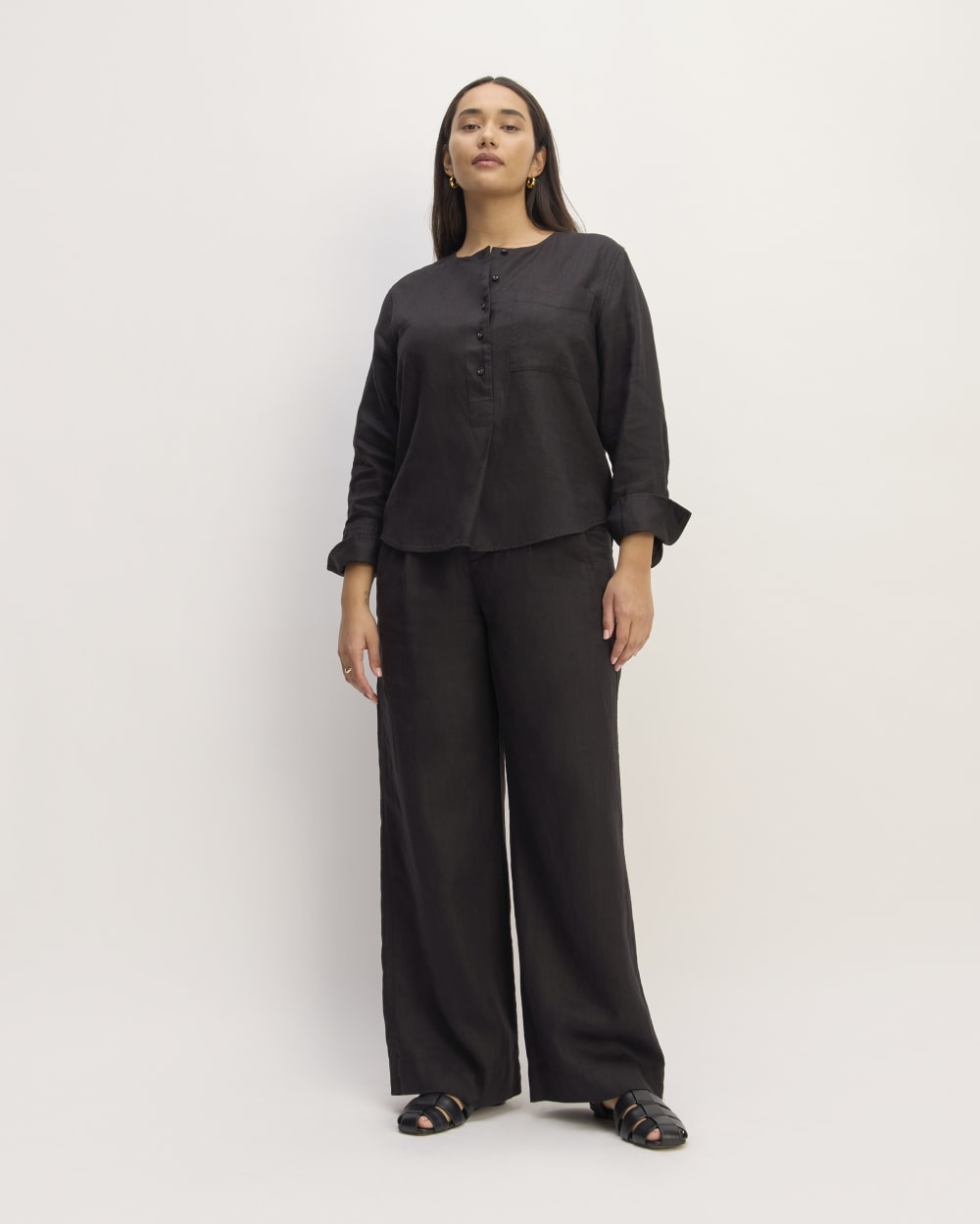 The Popover Shirt in Linen | Black - Image 3