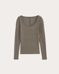 Alternative view of The Luxe Rib Long-Sleeve Scoop-Neck Tee | Heathered Fatigue