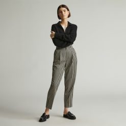The Draper Tapered Pant in Buttersmooth | Khaki / Black