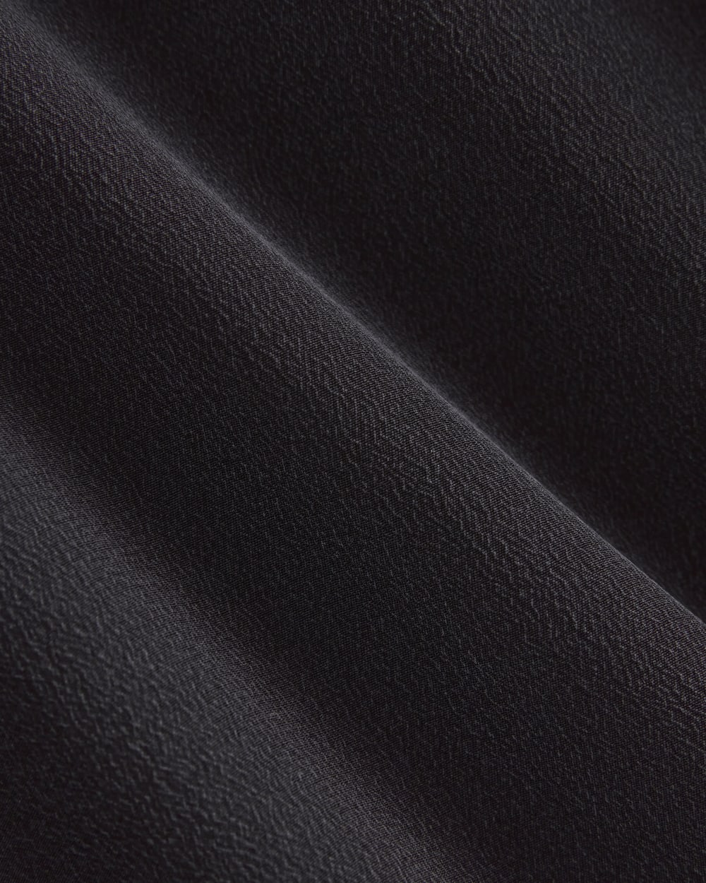 The Notch Shirt in Washable Silk | Black - Image 6