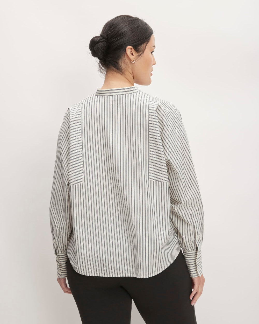 The Oversized Raglan Shirt | Bone/Navy - Image 6