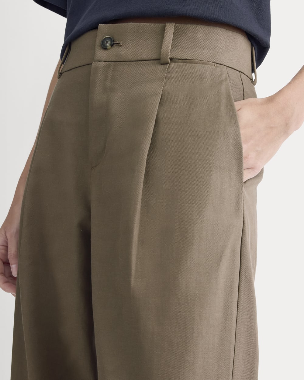 Wide-Leg Trouser in Buttersmooth | Deep Taupe | 32 Inseam - Image 4