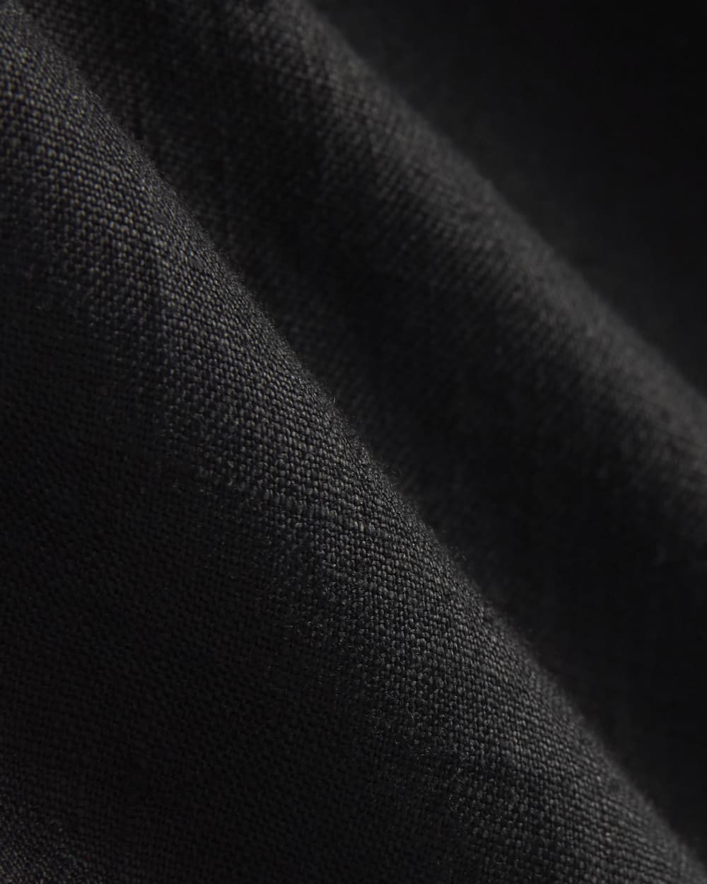 The Notch Shirt in Linen | Black - Image 6