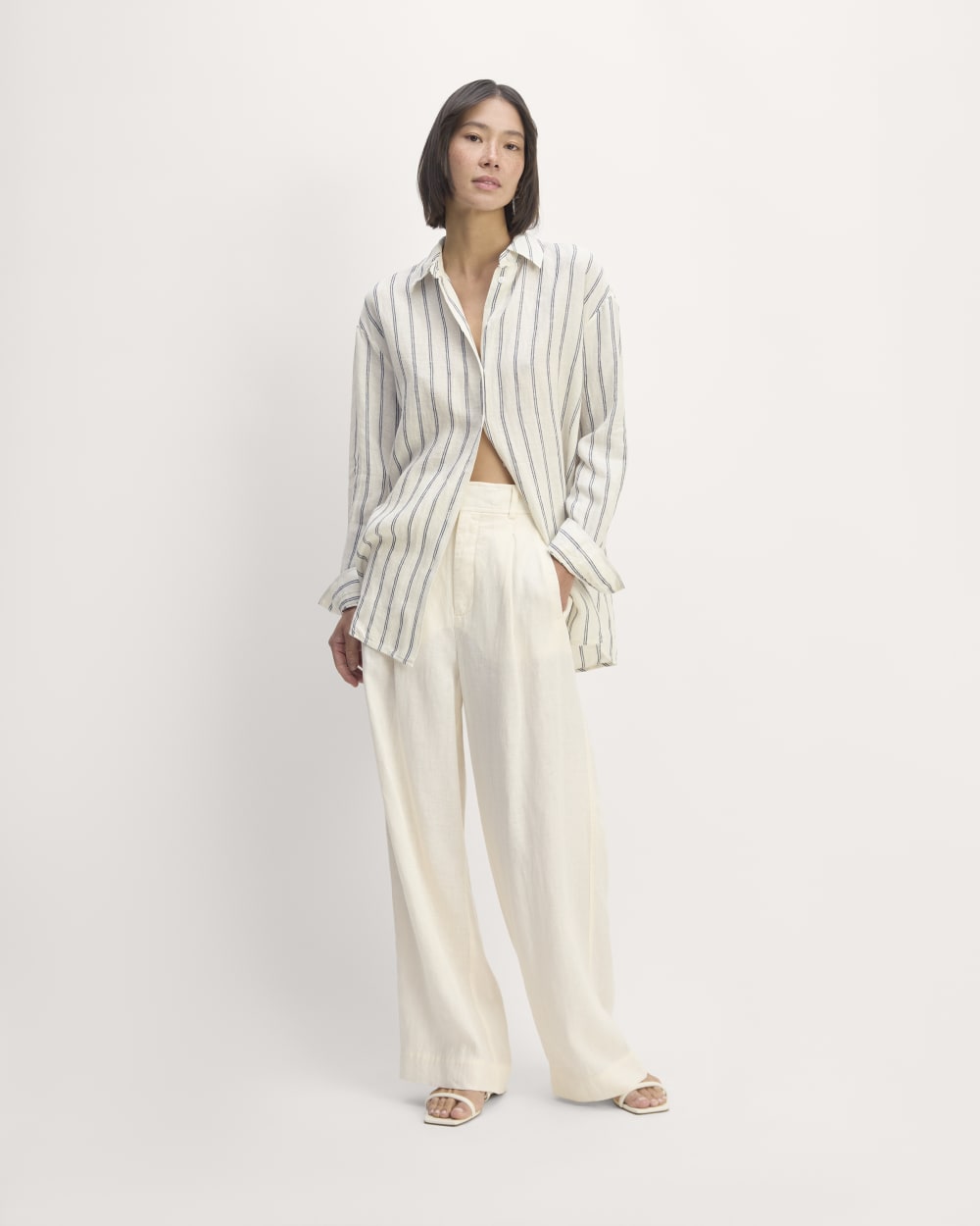The Boyfriend Shirt in Linen | Bone/Navy - Image 3