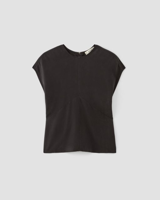 Alternative view of The Drape Top in Butterlite | Black