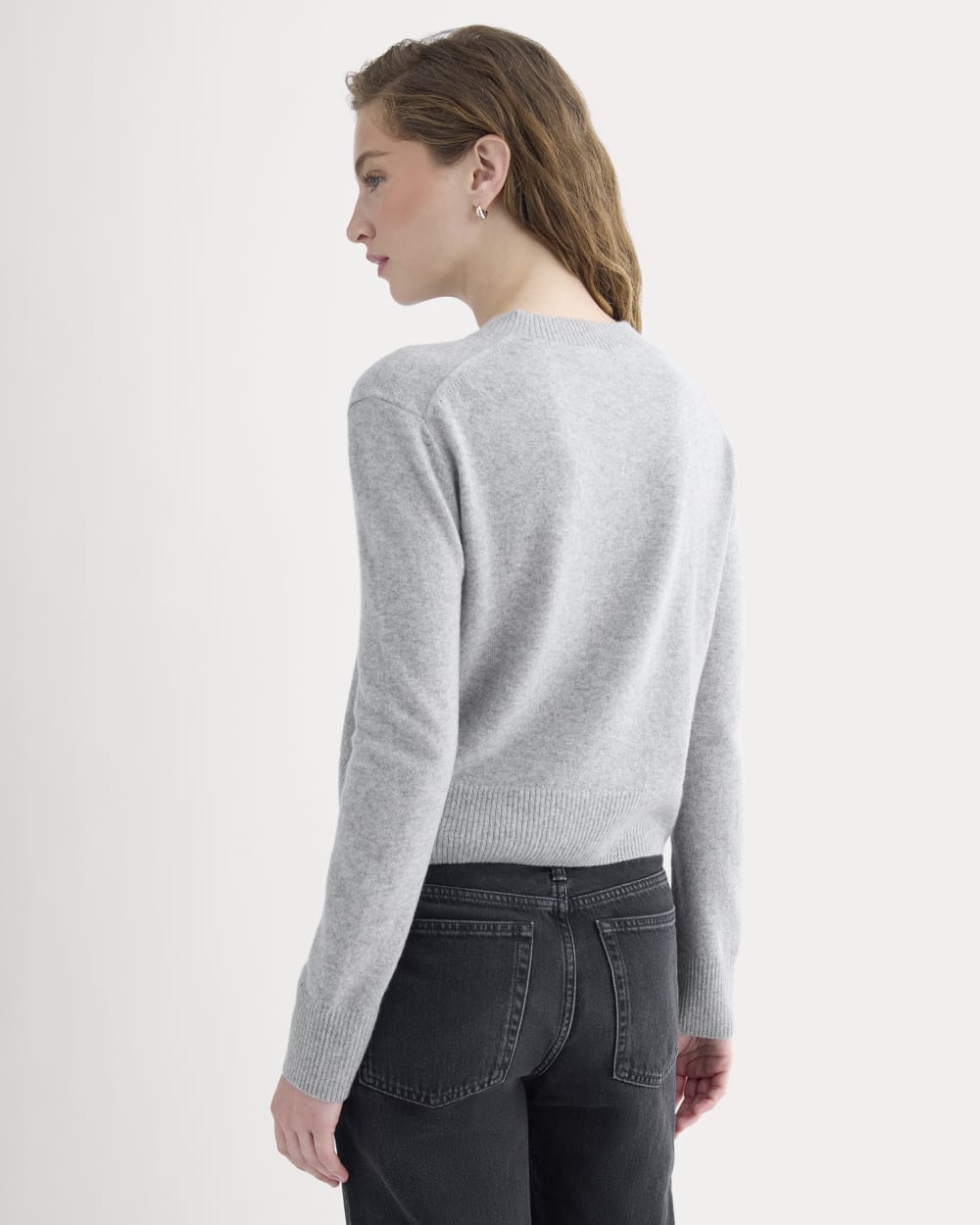 Cashmere Cropped High-V Sweater | Light Heather Grey - Image 5