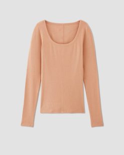 Alternative view of The Luxe Rib Long-Sleeve Scoop-Neck Tee | Blush Pink
