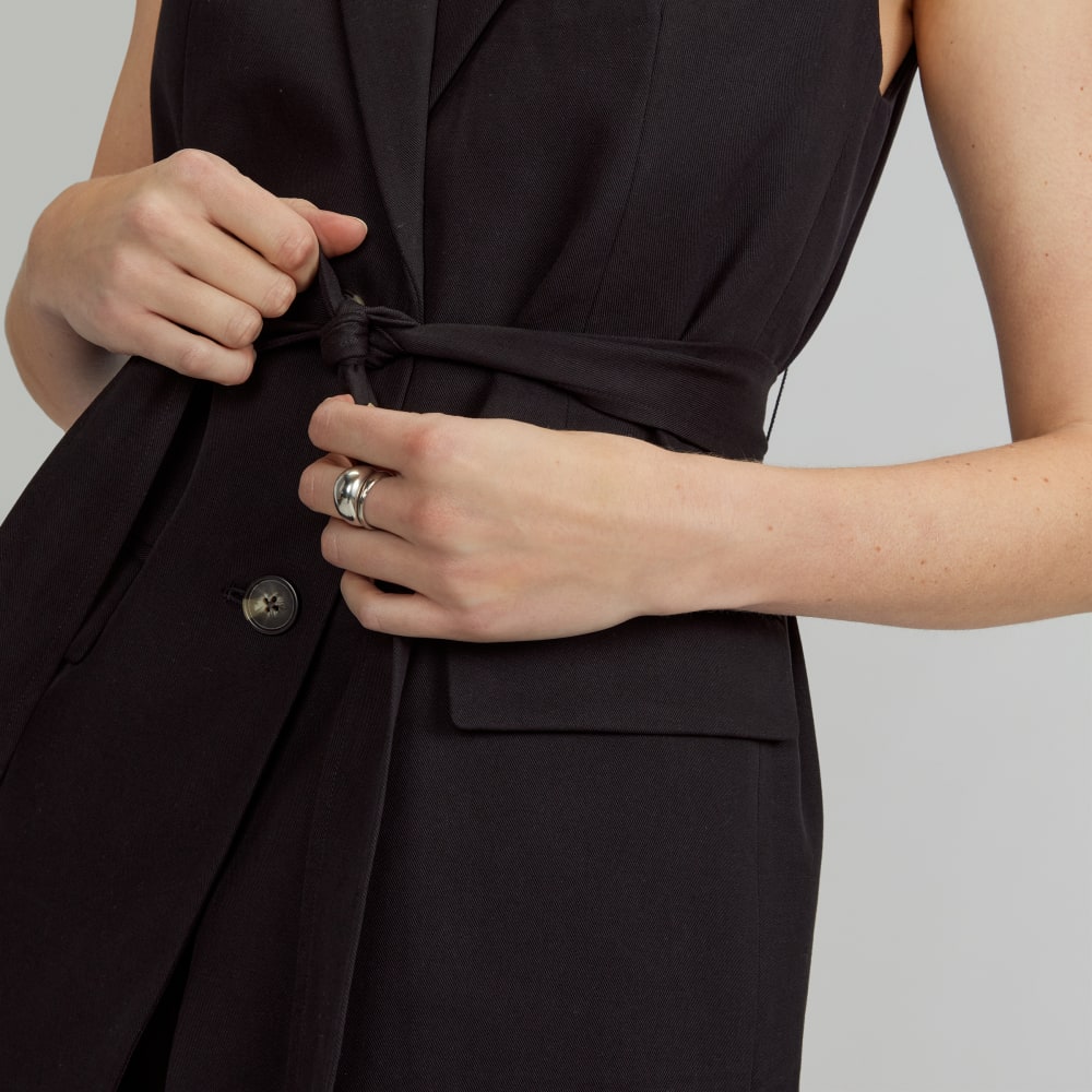 The Sleeveless Blazer in Buttersmooth | Black - Image 5