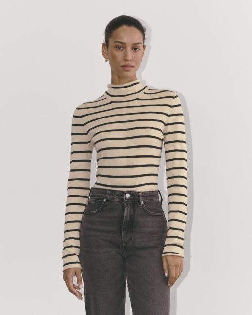 The Funnel Neck in Cotton Cashmere | Powder / Black