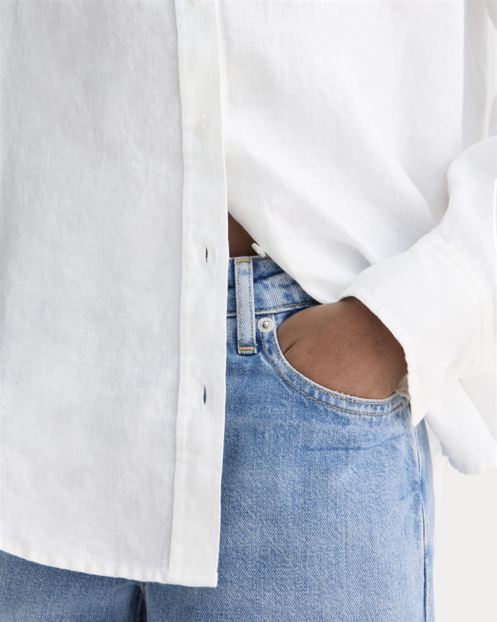 The Must-Have Shirt in Linen | White - Image 4