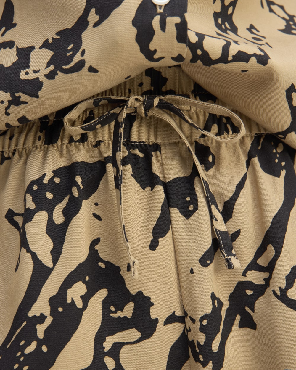 The Vacation Short | Black / Cornstalk Abstract - Image 5