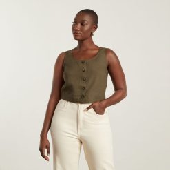 Alternative view of The Linen Button-Front Crop Tank | Beech