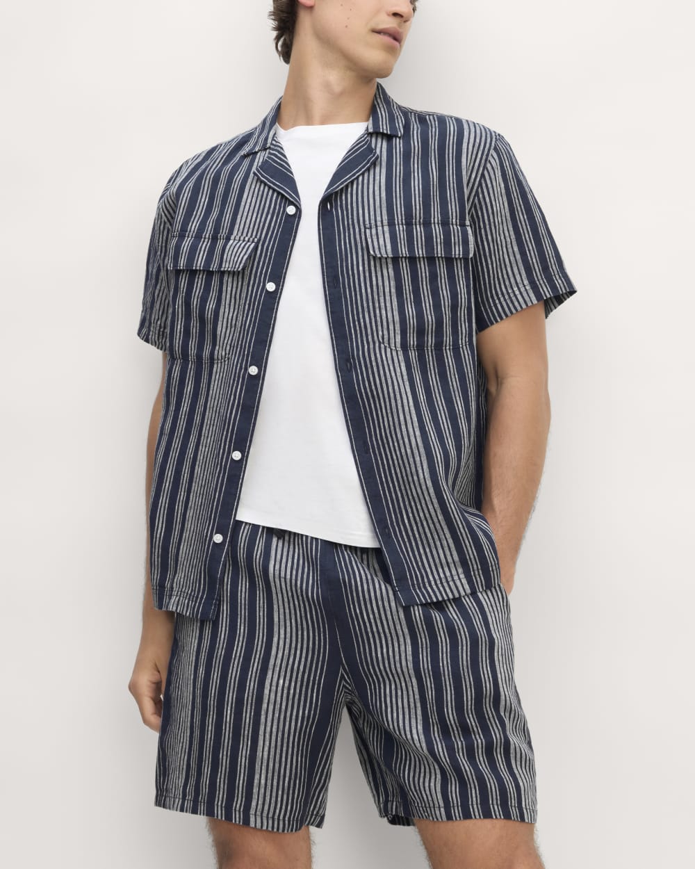 The Resort Shirt in Linen | Navy / Bone - Image 5