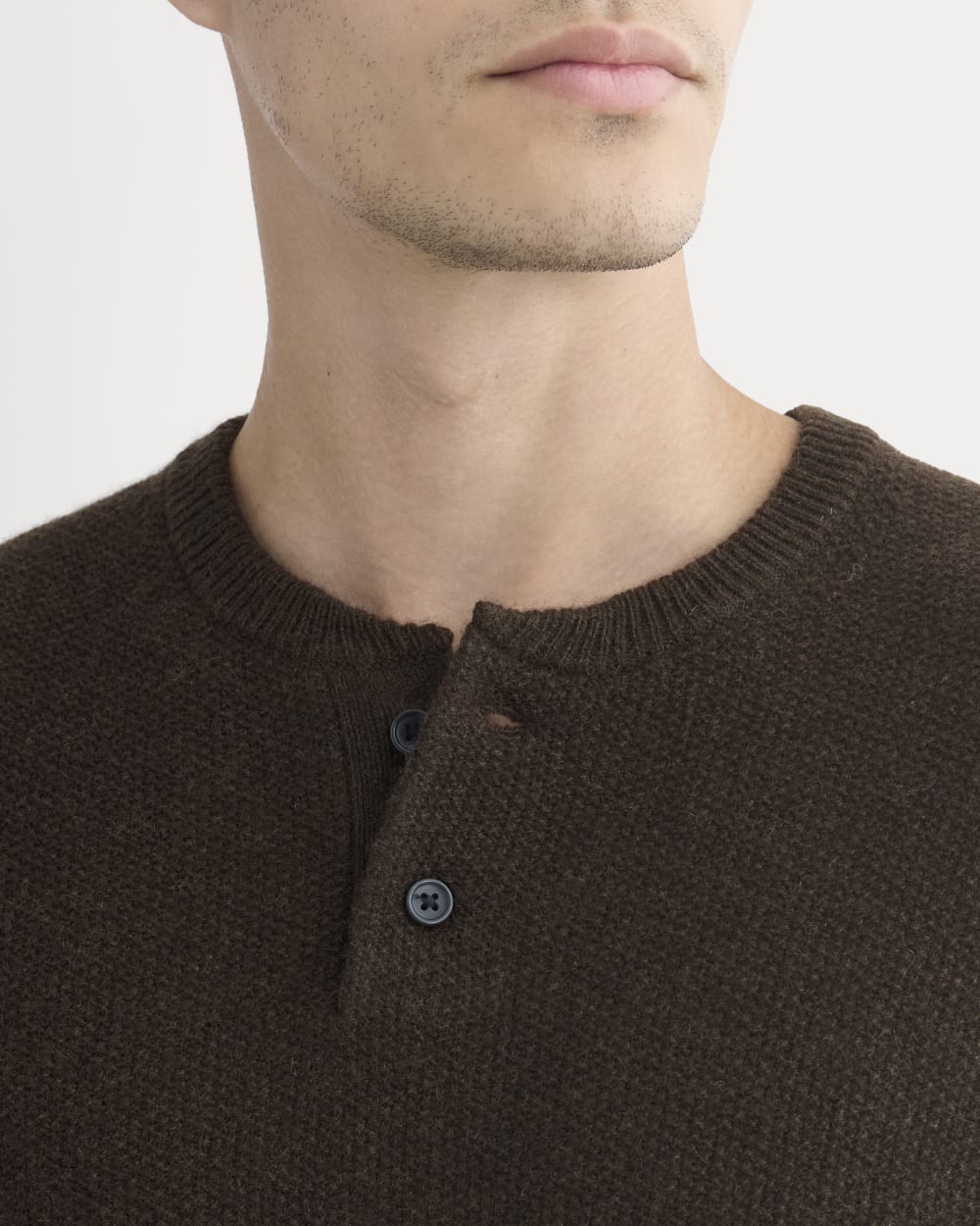 Henley in Wool Cashmere | Americano - Image 4