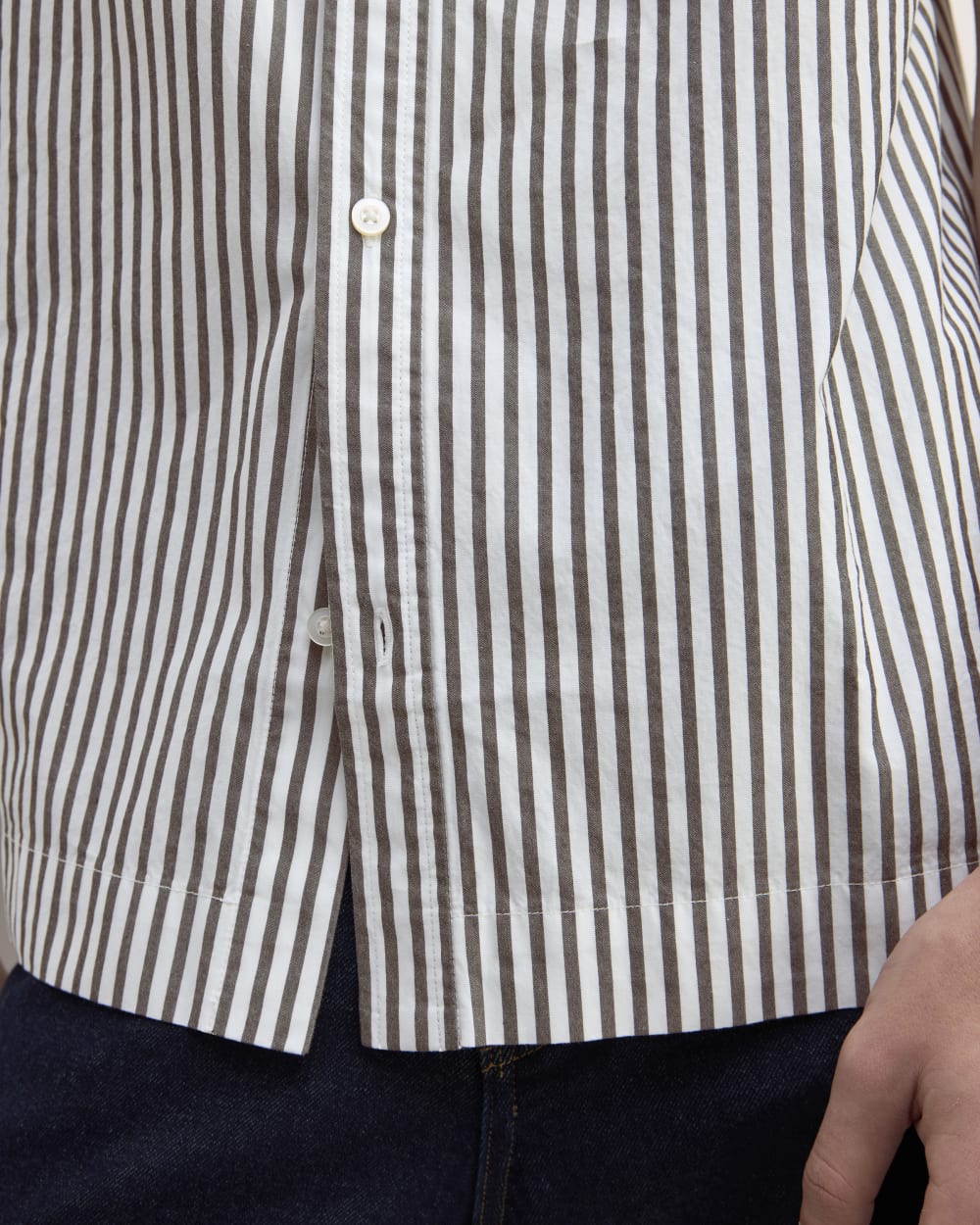 The Supima® Short-Sleeve Poplin Shirt | Optic White / Black - Image 5