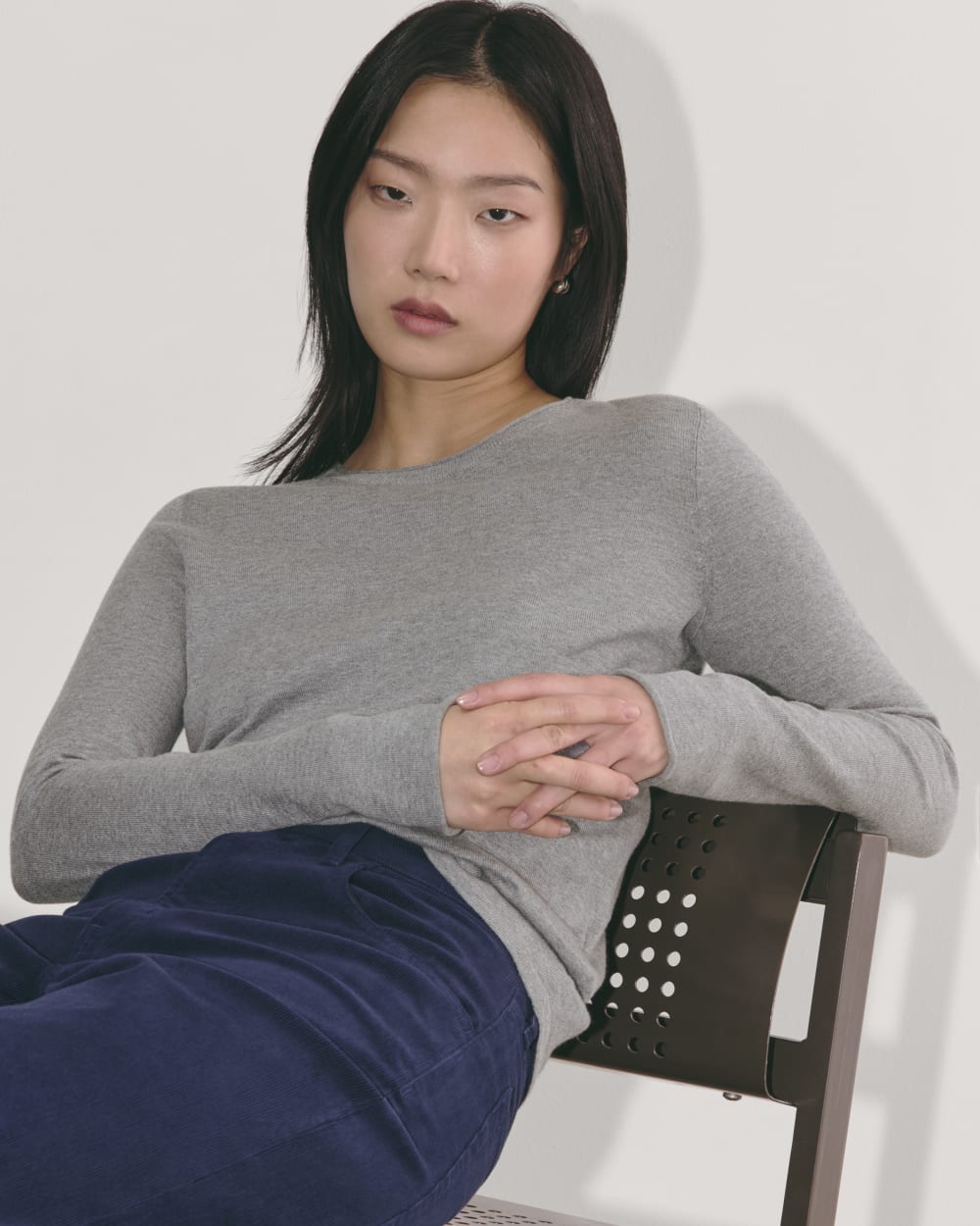 The Crew in Cotton Cashmere | Heather Charcoal - Image 2