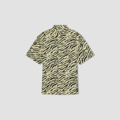 Alternative view of The Poplin Short-Sleeve Shirt | Pale Yellow Tiger Stripe